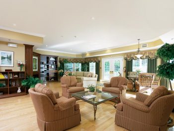Living room at Carpenter Hospice